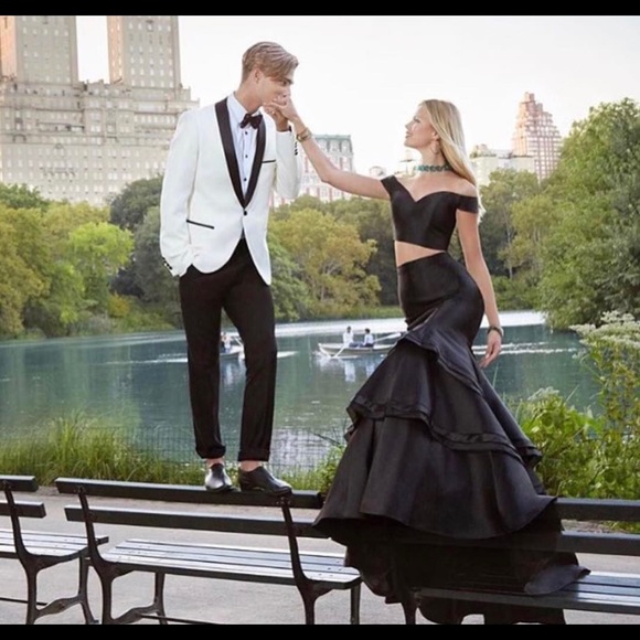 Jovani Size (6) Black Prom Dress - Picture 2 of 4